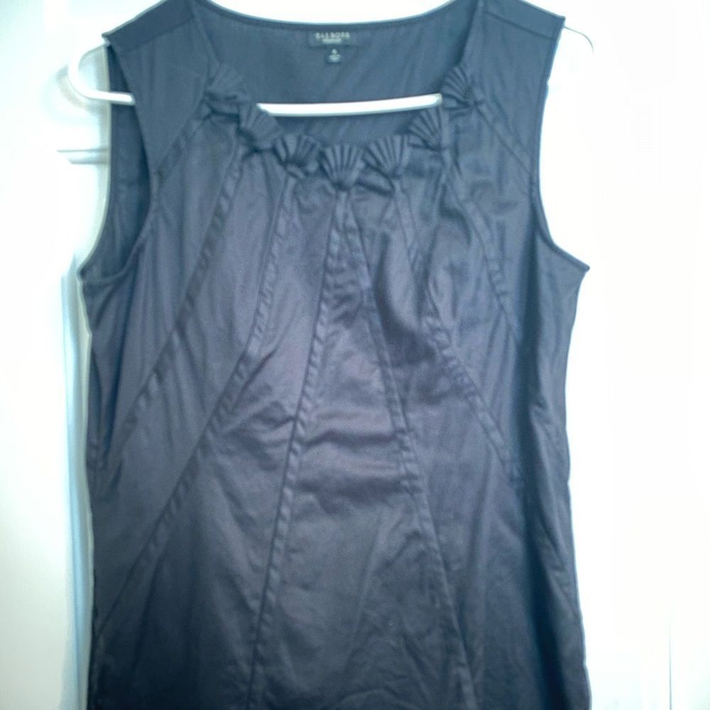 Talbots. Black sleeveless blouse. S6